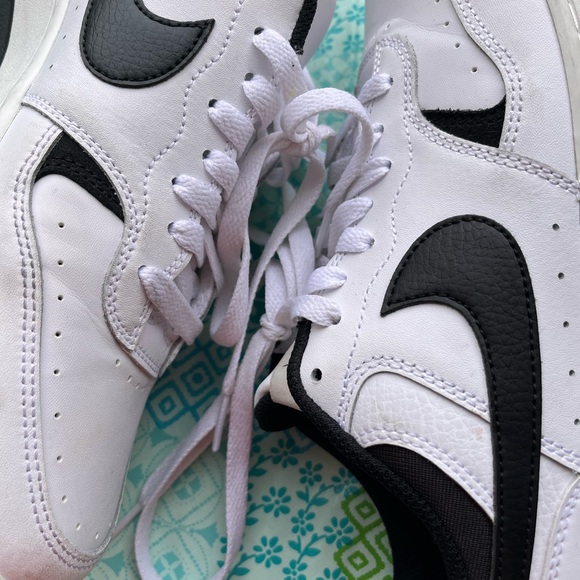 Nike Black and White Sneakers - Picture 6 of 8